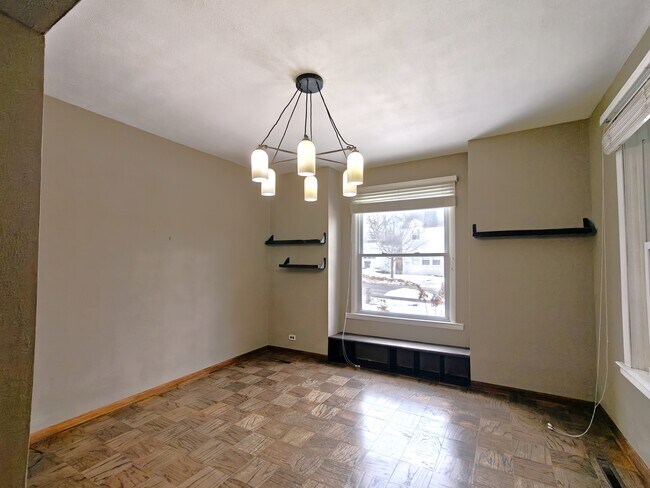 Building Photo - 1011 E Grand Ave