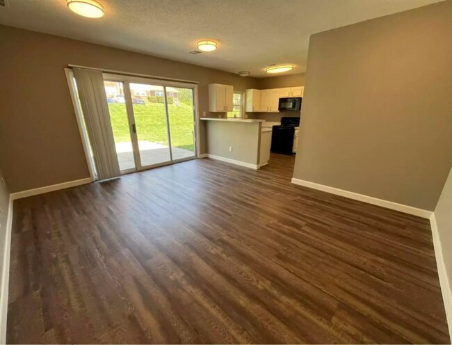 Building Photo - 4909 Sunnyside Ct
