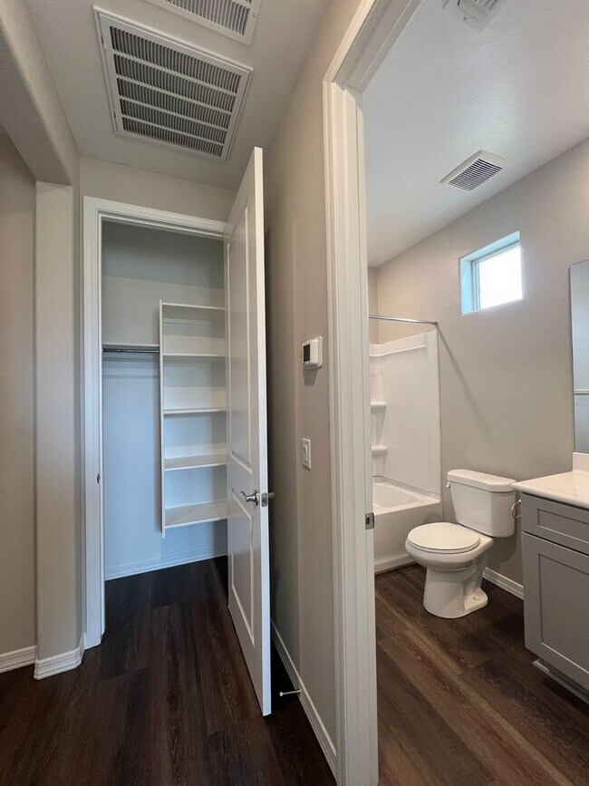 Building Photo - Brand New Home In Pronghorn Ranch!