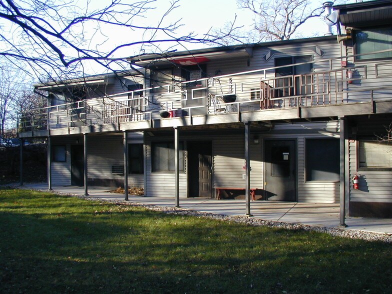 Building Photo - 1729 N High Point Rd