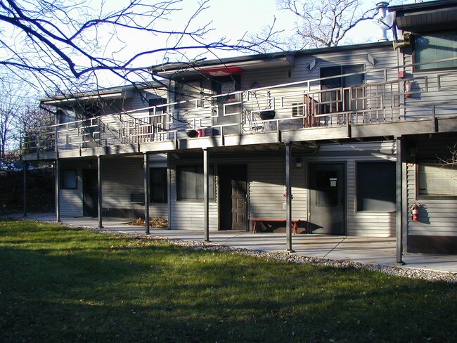Building Photo - 1729 N High Point Rd