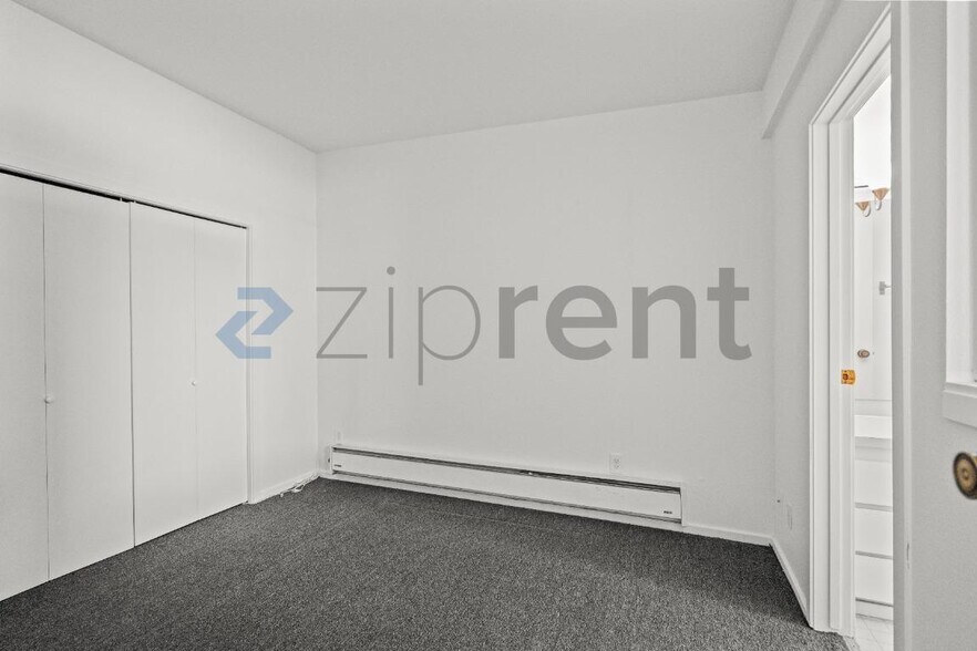 Building Photo - Unit Apt 16