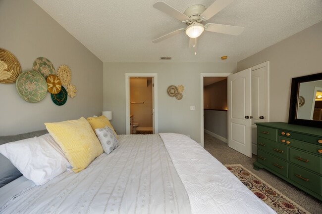 Building Photo - 3 bedroom fully furnished home, Pet Friendly Johns Island, Charleston