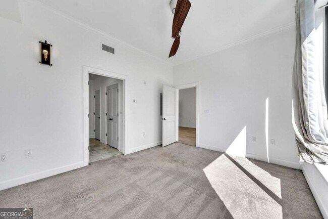 Building Photo - 3445 N Stratford Rd NE