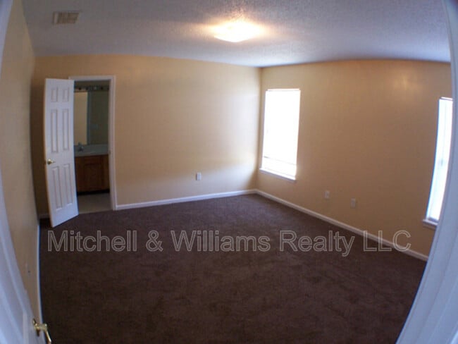 Building Photo - 3952 Hideaway Lane