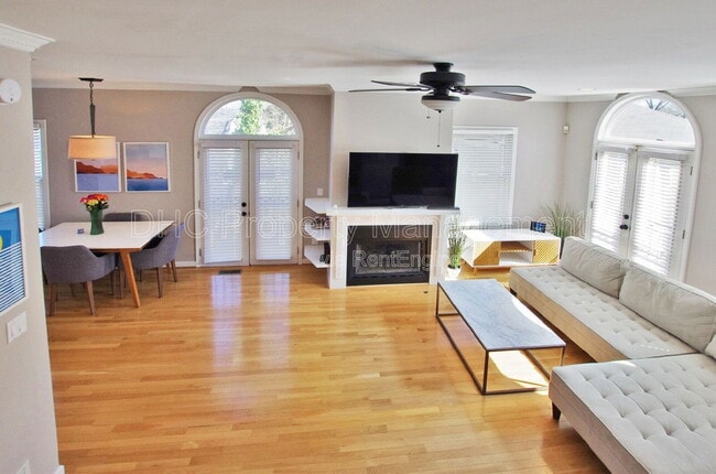 Building Photo - 835 Piedmont Ave NE