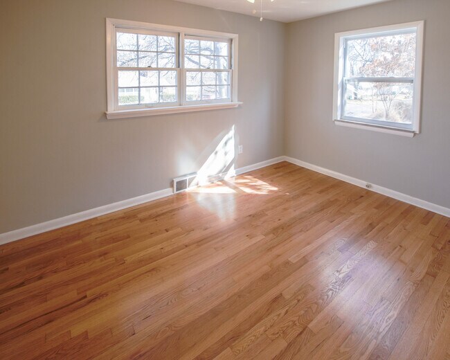 Building Photo - 1419 Drayton Ave