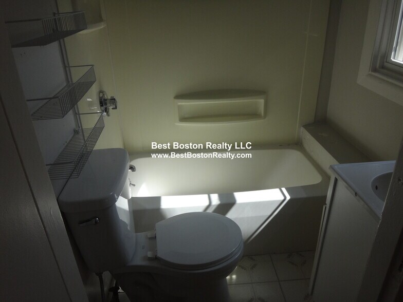 Building Photo - 20 JFK St. Unit 7