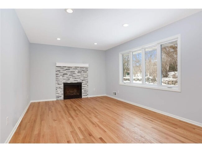 Building Photo - 8324 29th Ave N