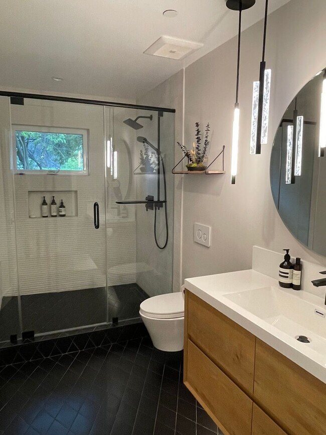 Building Photo - Stunning new build, top of the line everything, walk to town location, close to schools! INCLUDES...