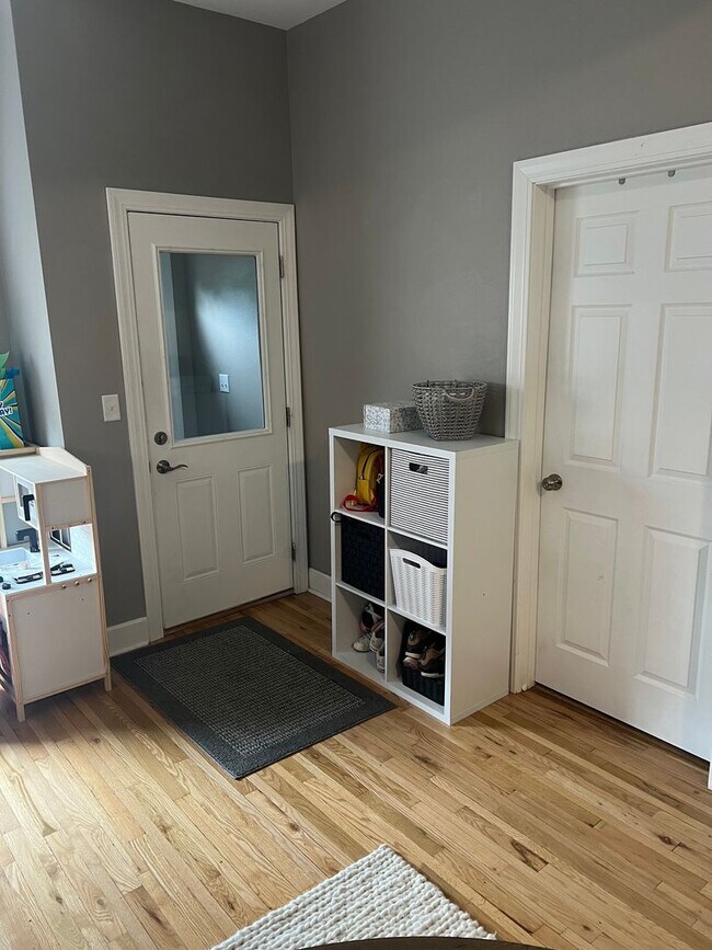 Building Photo - 205 8th Ave NW