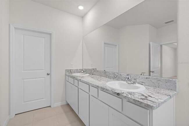 Building Photo - 8260 SW 59th Ave