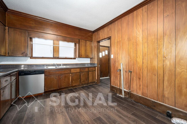 Building Photo - 1618 51st St W