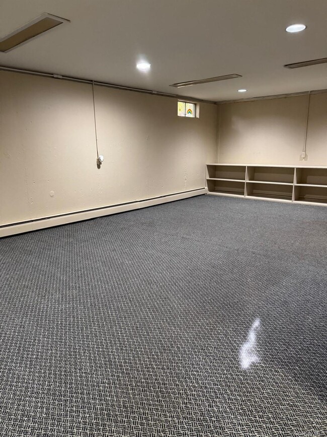 Building Photo - 24 Beaumont Dr