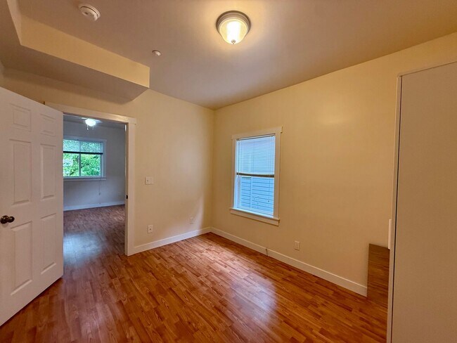 Building Photo - 4429 Rainier Ave S