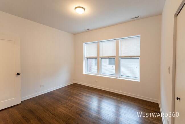 Building Photo - 1339 W Early Ave