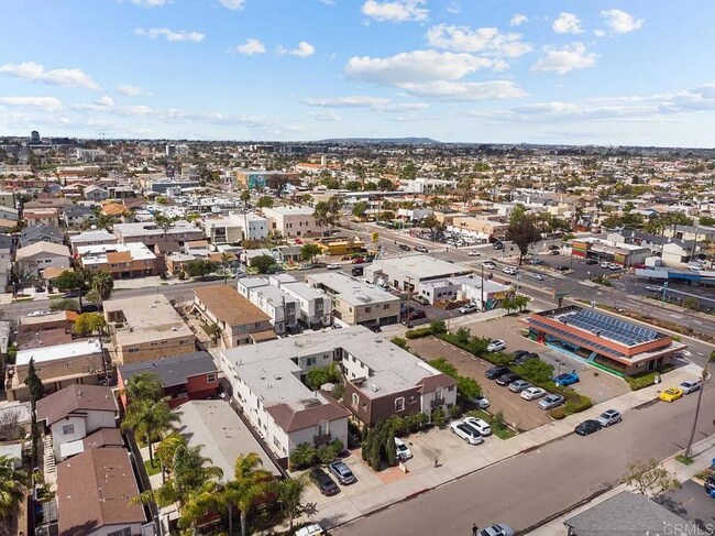 Building Photo - 4262 Wilson Ave