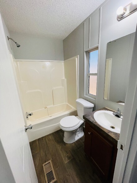 Building Photo - 33230 Walker North Rd