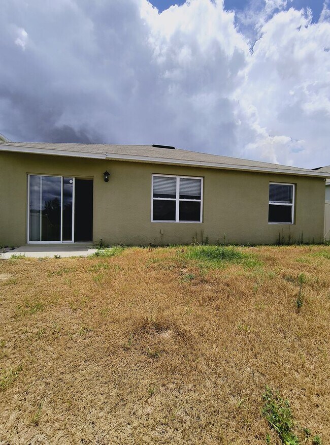 Building Photo - 1065 Cambridge Dr