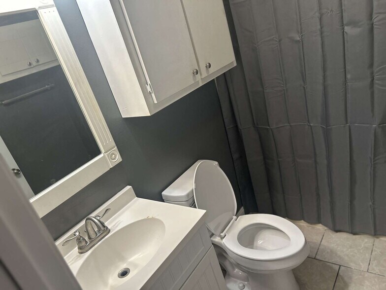 Building Photo - 126 Kesterson St