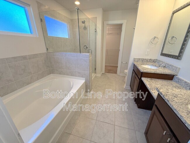 Building Photo - 706 Anglin Forest Way