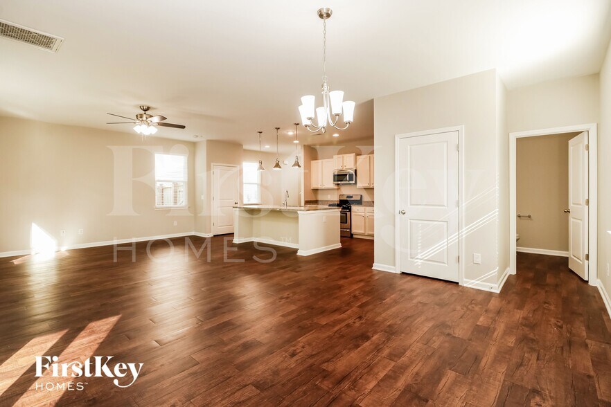 Building Photo - 516 Glady Rd