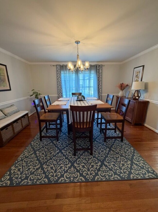 Building Photo - SPACIOUS SF HOME IN GERMANTOWN