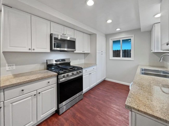 Building Photo - 5928 Lila Ln