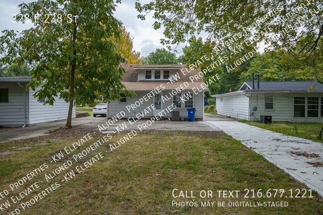 Building Photo - 328 E 238th St