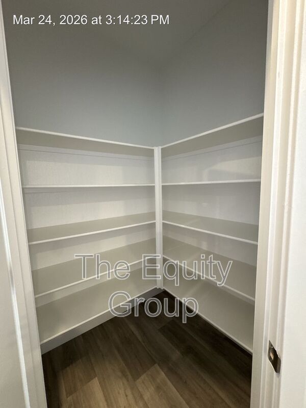 Building Photo - 2440 S Aubree St