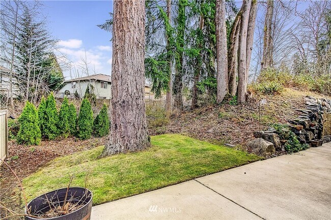 Building Photo - Sammamish Home