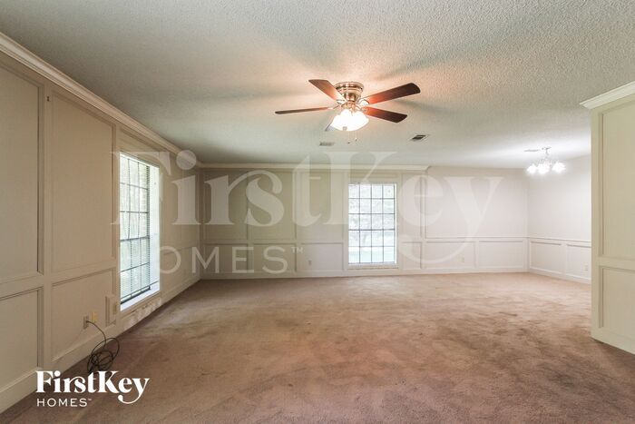 Building Photo - 19092 Lazy Ln