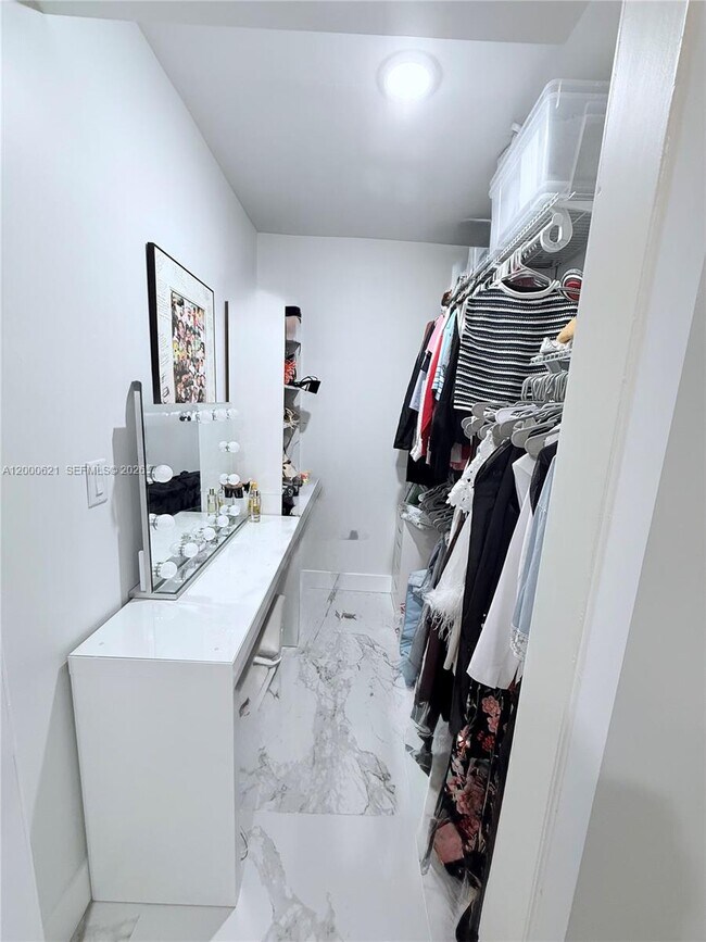 Building Photo - 11020 SW 42nd Terrace