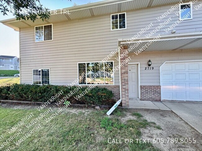 Building Photo - 2719 E Pioneer Trail