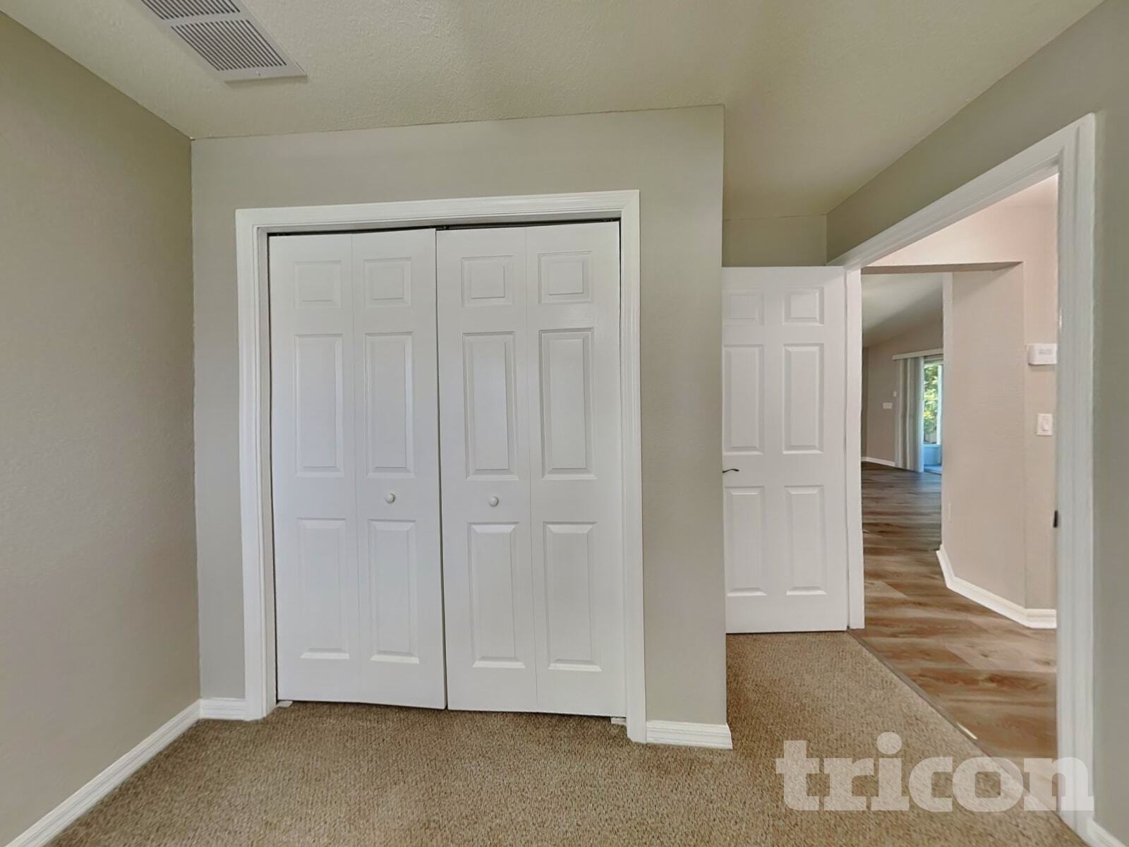 Building Photo - 921 Kingfisher Dr