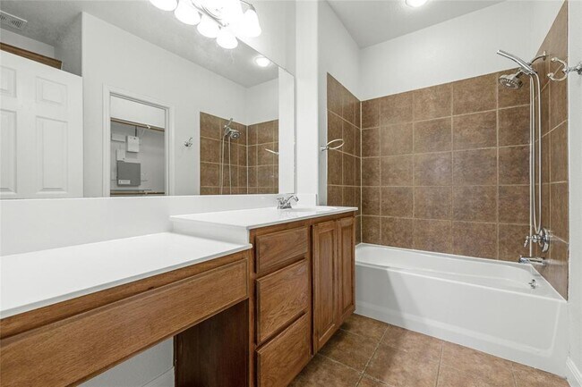 Building Photo - 1900 Jentsch Ct