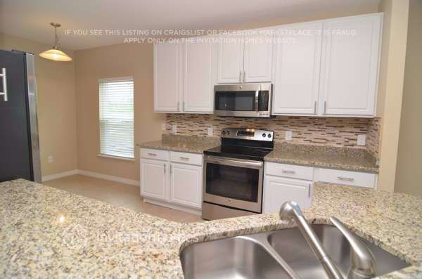 Building Photo - 5194 Deltona Blvd