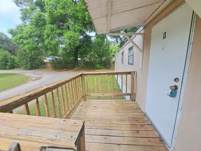Building Photo - 1BR/1BA updated mobile home close to I10 a...