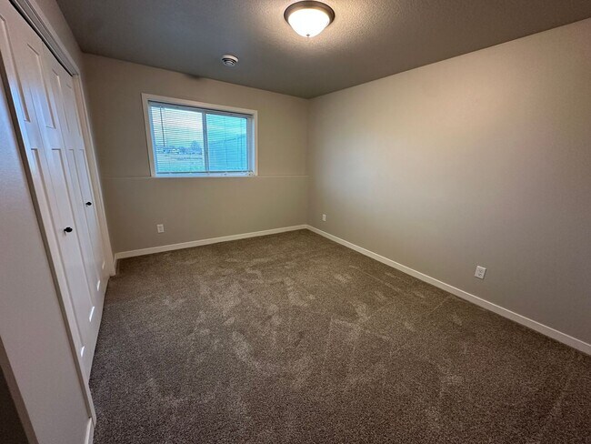 Building Photo - 3226 31st St S