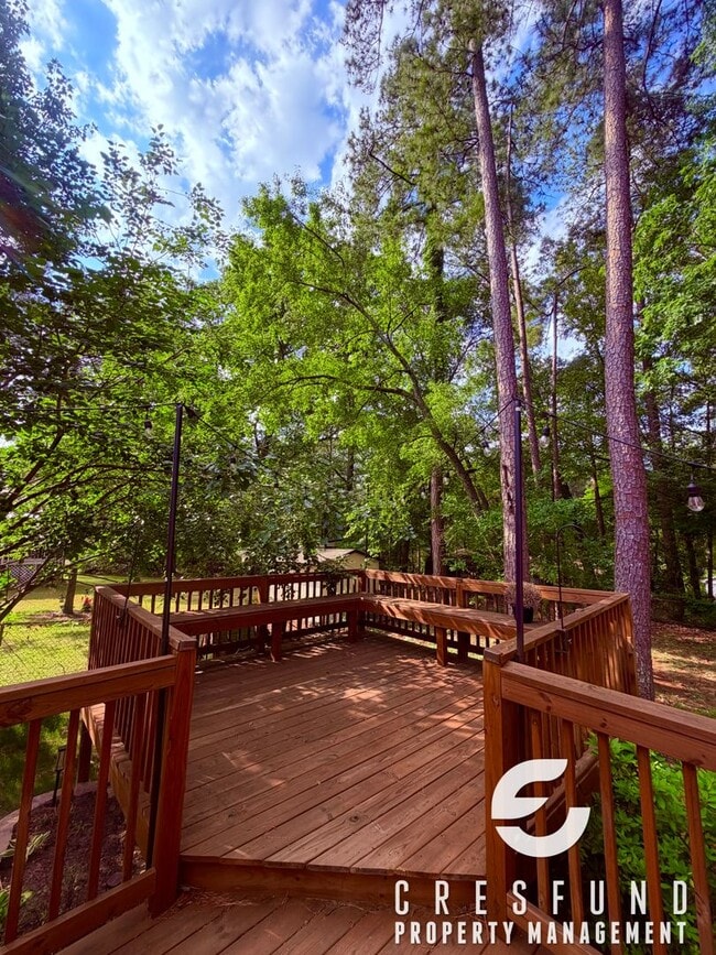 Building Photo - Charming 3 Bedroom 2 Bath Open Concept (Pet Friendly)