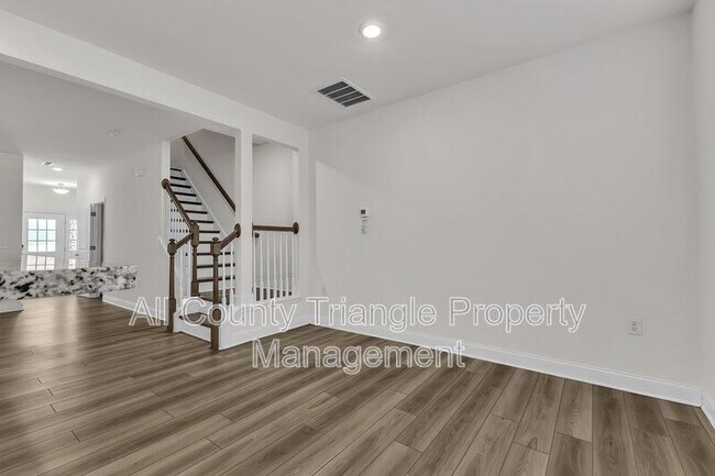 Building Photo - 2103 Nandina Trl
