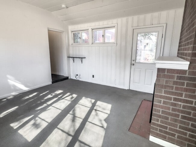 Building Photo - Spacious 5-Bedroom Gem on Locust Street – 2,053 Sq. Ft. of Comfort in Denver's Heart!
