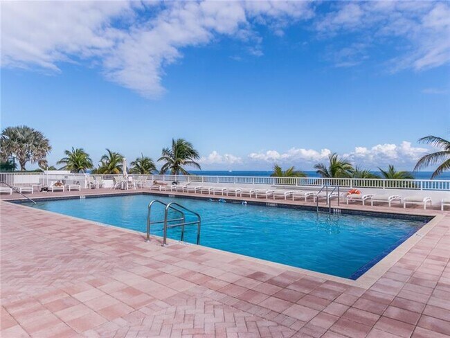 Building Photo - 1370 S Ocean Blvd