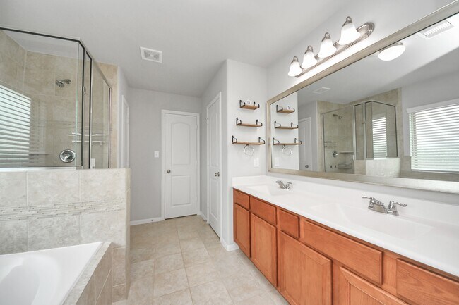 Building Photo - 2931 Palm Oaks Trail