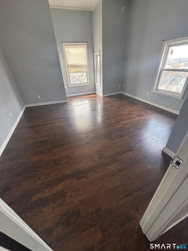 Building Photo - 75 High St