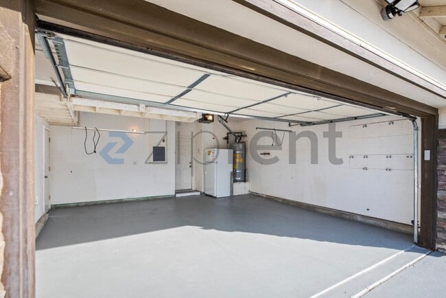 Building Photo - 25 Zion Ct