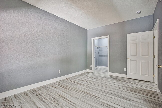 Building Photo - 5125 W Reno Ave