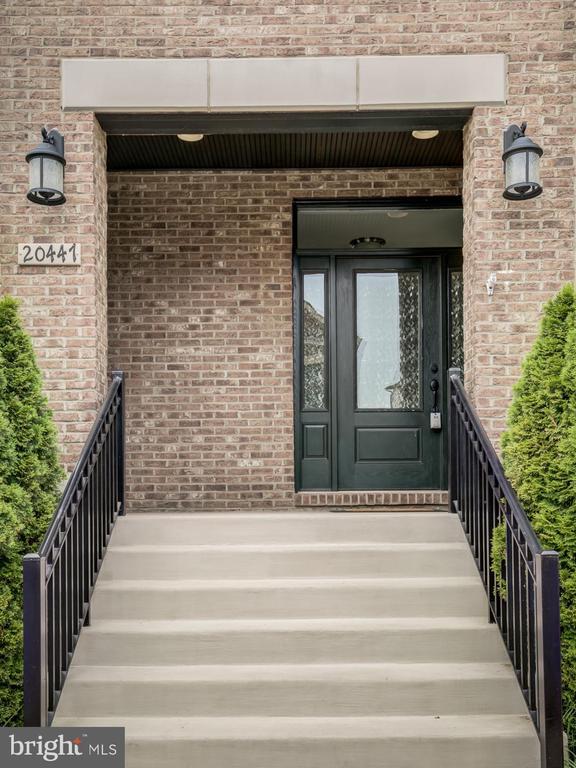 Building Photo - 20447 Codman Dr