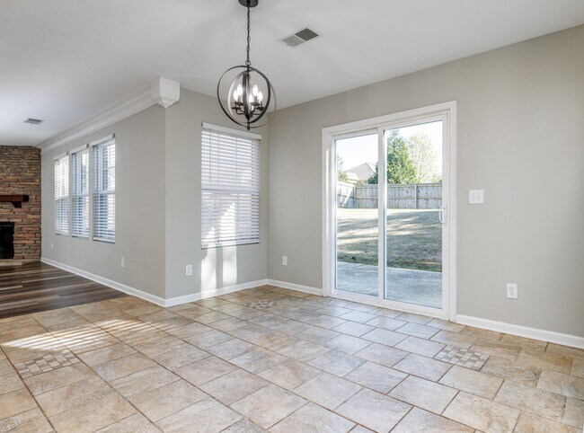 Building Photo - 2415 Bell Manor Dr SW