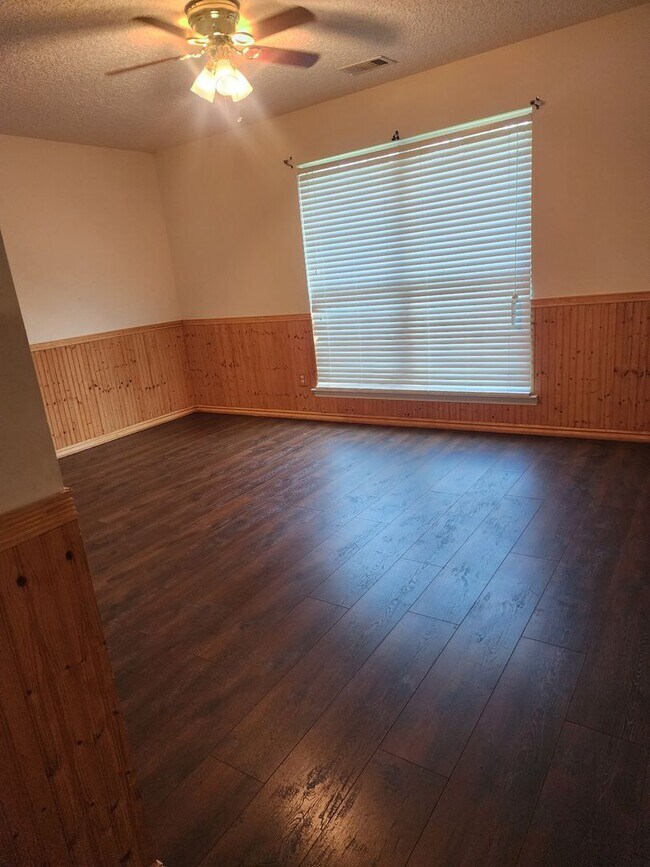 Building Photo - 24 Idus Ln